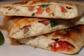 Кесадилья с курицей с соусом "Сальса"
